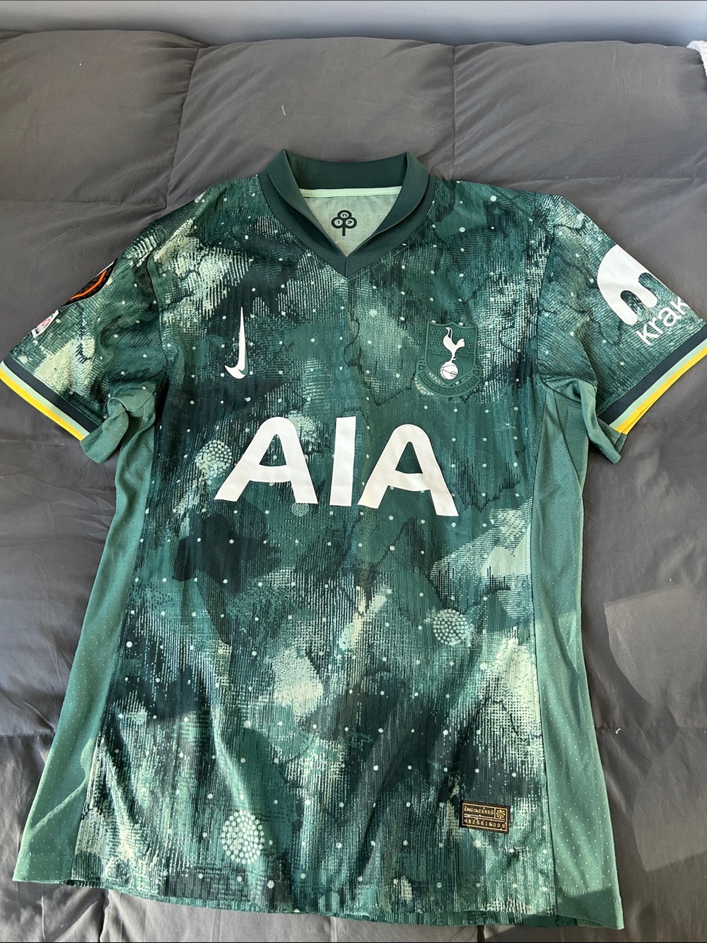 Tottenham Hotspur Green Nike Men's Football Jersey with AIA Sponsor